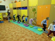 Cvičení zdravá dětská noha ve školce